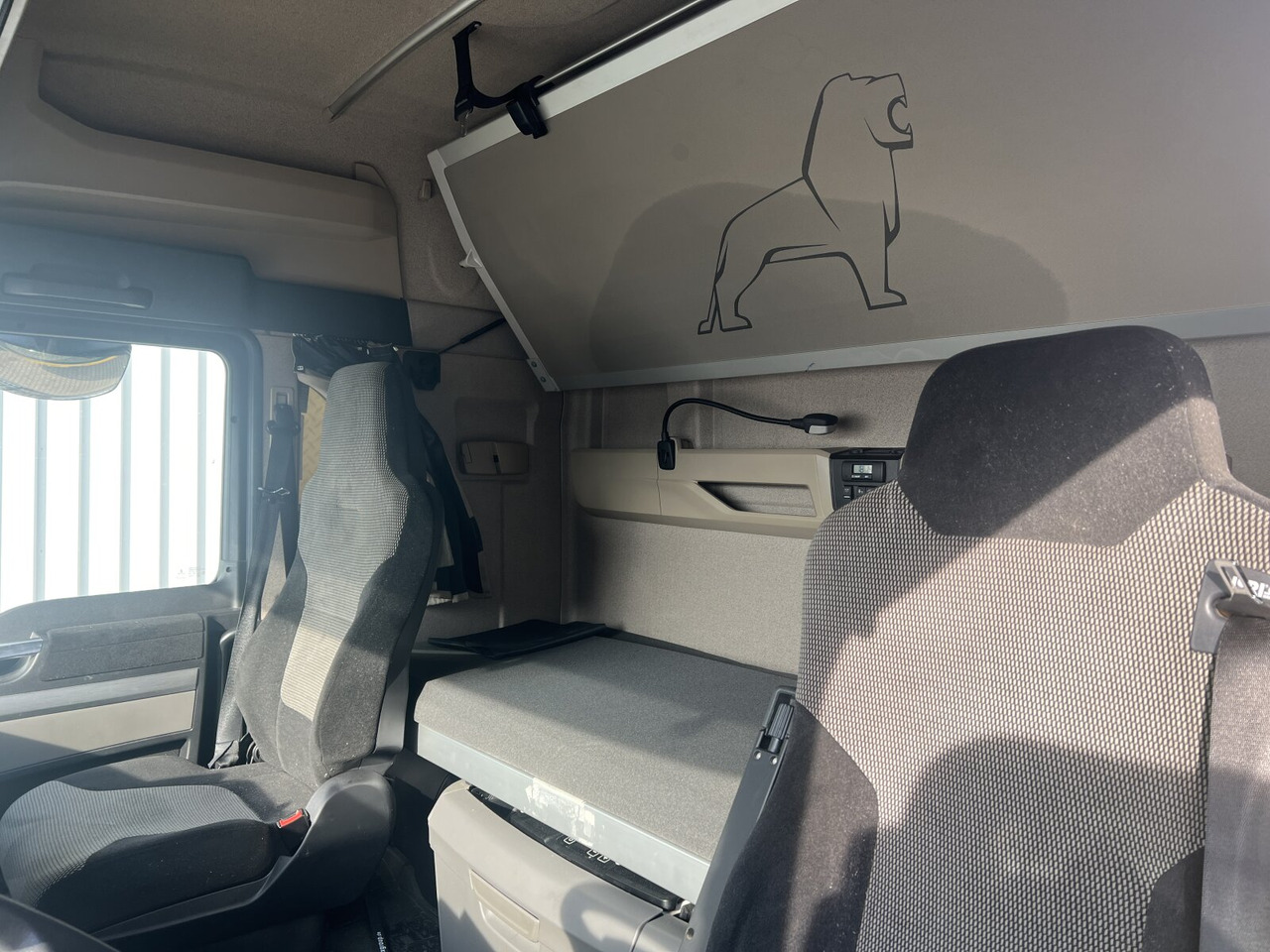 MAN TGX 18.500 4X2 LLS TGX 18.500 4X2 LLS, Retarder, Vollumer - Cabeza tractora: foto 4 MAN TGX 18.500 4X2 LLS TGX 18.500 4X2 LLS, Retarder, Vollumer - Cabeza tractora: foto 4