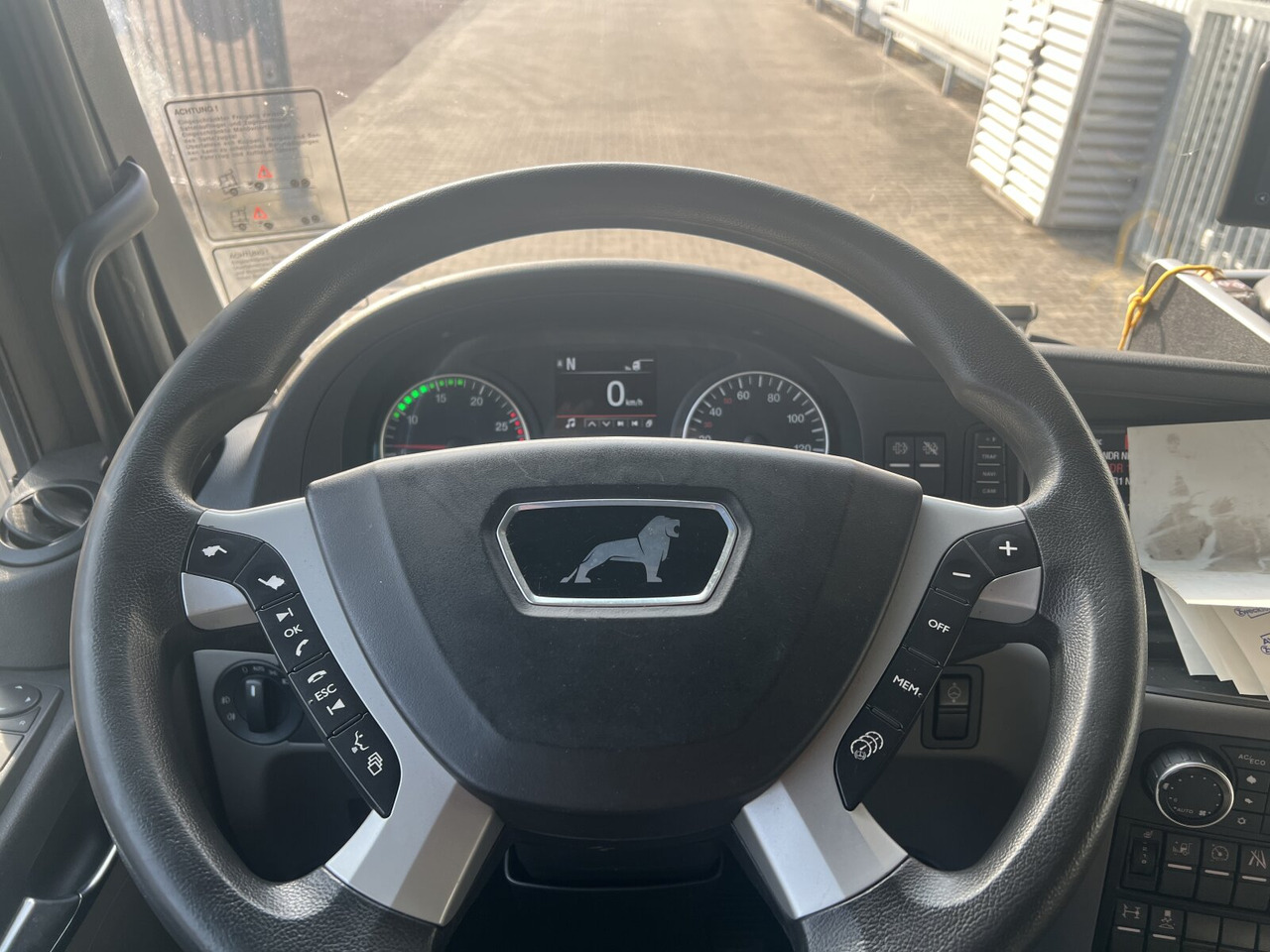 MAN TGX 18.500 4X2 LLS TGX 18.500 4X2 LLS, Retarder, Vollumer - Cabeza tractora: foto 5 MAN TGX 18.500 4X2 LLS TGX 18.500 4X2 LLS, Retarder, Vollumer - Cabeza tractora: foto 5