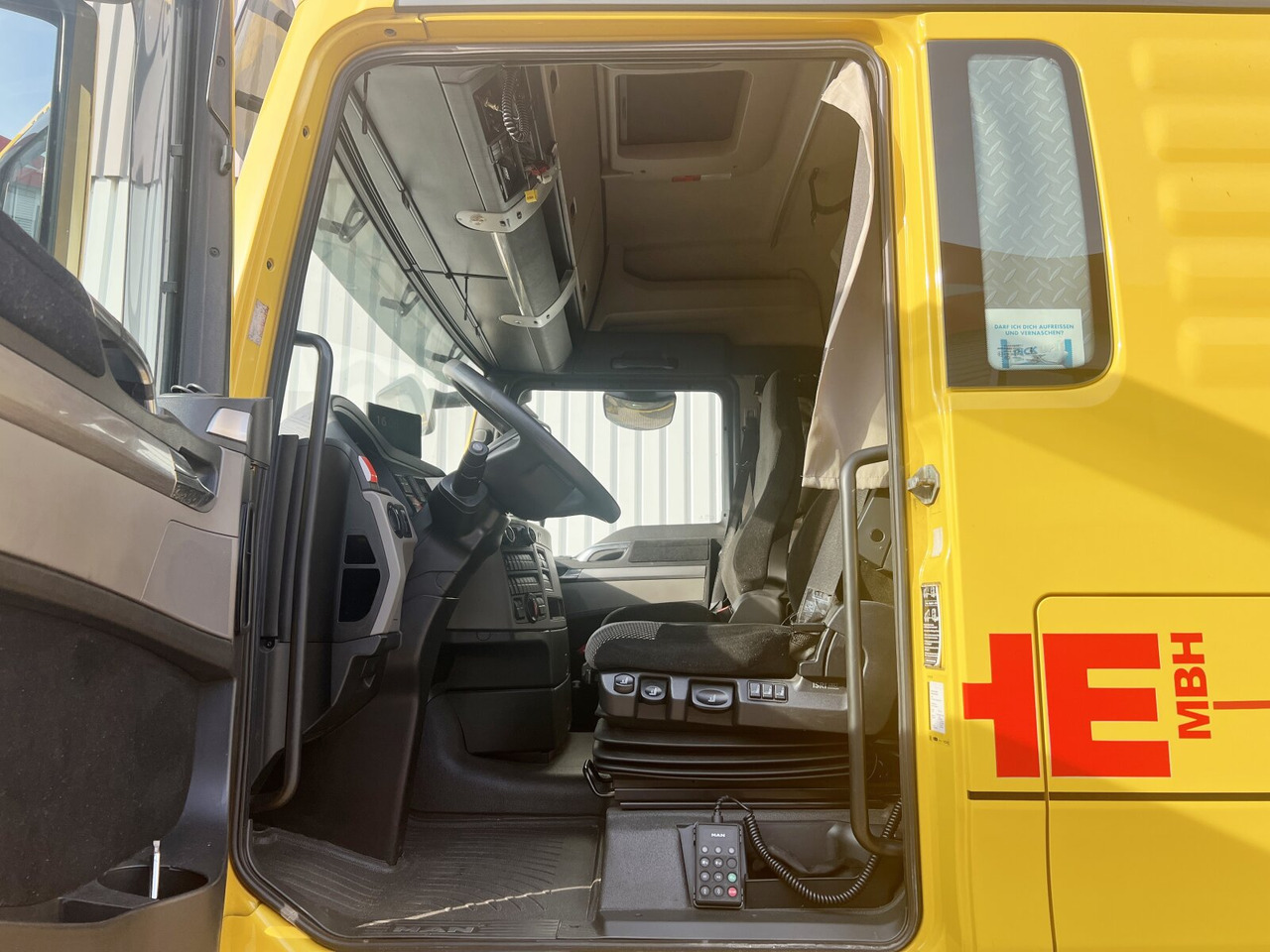 MAN TGX 18.500 4X2 LLS TGX 18.500 4X2 LLS, Retarder, Vollumer - Cabeza tractora: foto 2 MAN TGX 18.500 4X2 LLS TGX 18.500 4X2 LLS, Retarder, Vollumer - Cabeza tractora: foto 2