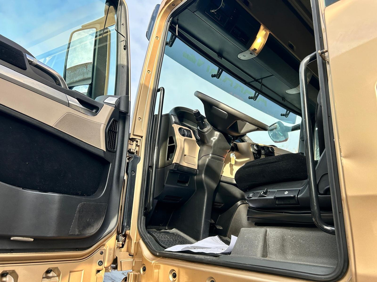 MAN TGX 33.580 6x4 BB TGX 33.580 6x4 BB, Retarder, zZGG 150.000kg - Cabeza tractora: foto 4 MAN TGX 33.580 6x4 BB TGX 33.580 6x4 BB, Retarder, zZGG 150.000kg - Cabeza tractora: foto 4