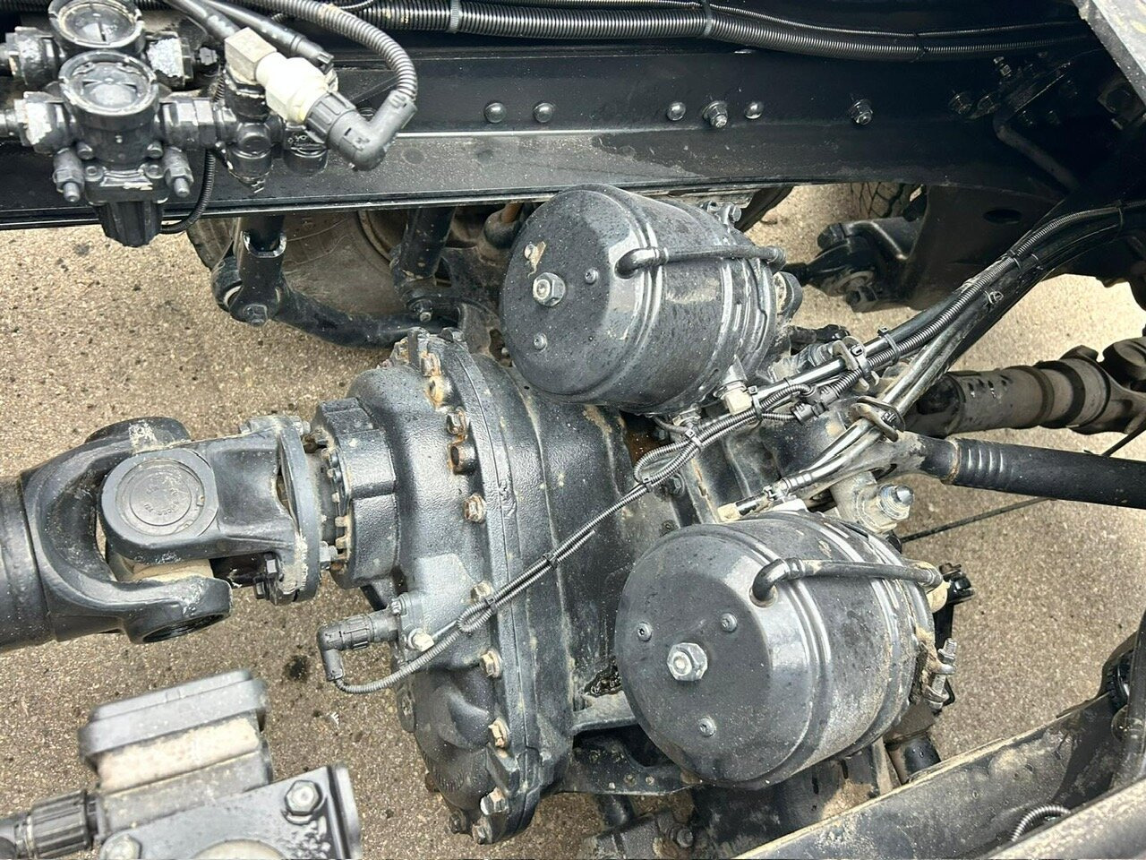 MAN TGX 33.640 6x4 BB TGX 33.640 6x4 BB, Retarder, zZGG 180.000kg - Cabeza tractora: foto 2 MAN TGX 33.640 6x4 BB TGX 33.640 6x4 BB, Retarder, zZGG 180.000kg - Cabeza tractora: foto 2