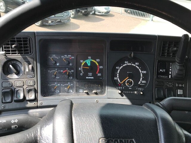 Scania R124 L 420 4x2 R124 L 420 4x2, Retarder, Hydraulik - Cabeza tractora: foto 4 Scania R124 L 420 4x2 R124 L 420 4x2, Retarder, Hydraulik - Cabeza tractora: foto 4