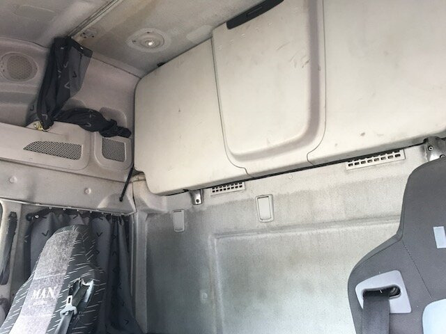 Stralis AS440S45 T/P 4x2 ONLY FOR SPAREPARTS!!! Stralis AS440S45 T/P 4x2 ActiveSpace - Cabeza tractora: foto 3 Stralis AS440S45 T/P 4x2 ONLY FOR SPAREPARTS!!! Stralis AS440S45 T/P 4x2 ActiveSpace - Cabeza tractora: foto 3