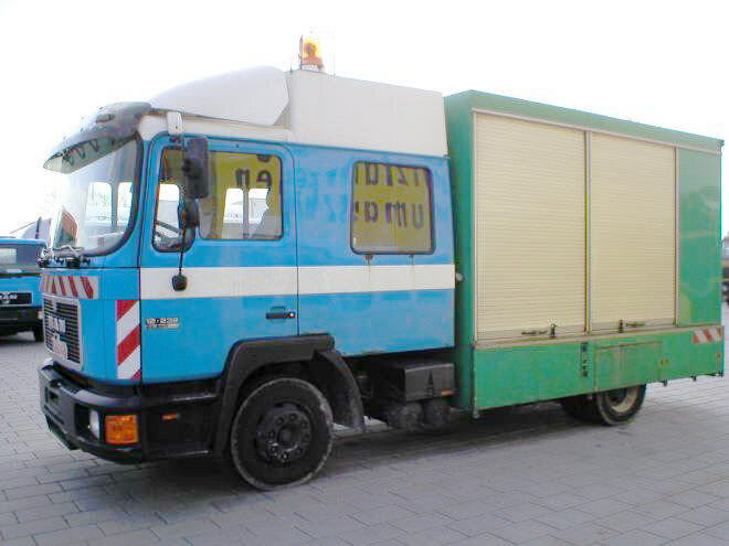 MAN M02 12.232 4x2 Spülwagen - Camión: foto 1 MAN M02 12.232 4x2 Spülwagen - Camión: foto 1