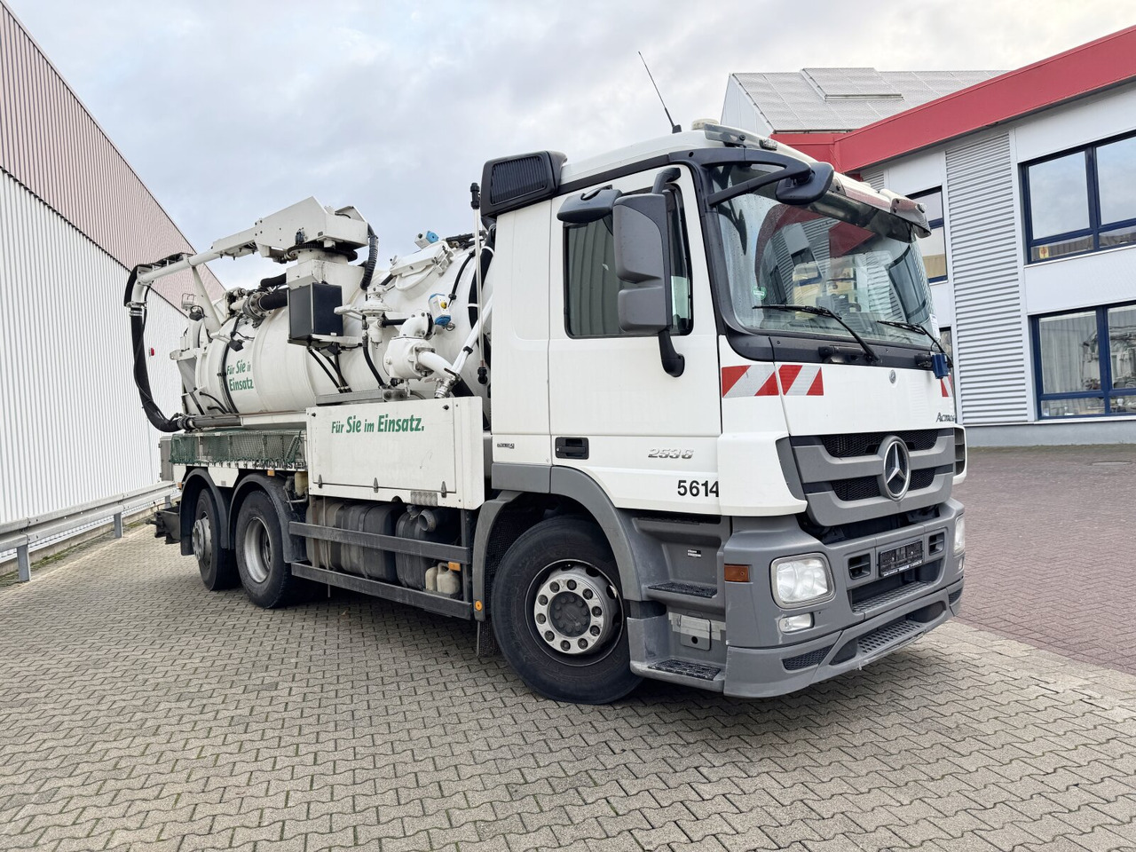 Camión Mercedes-Benz Actros 2536 L 6x2 Actros 2536 L 6x2, Müller Saug- und Spülwagen ca. 10,5m³, Lenkachse: foto 9