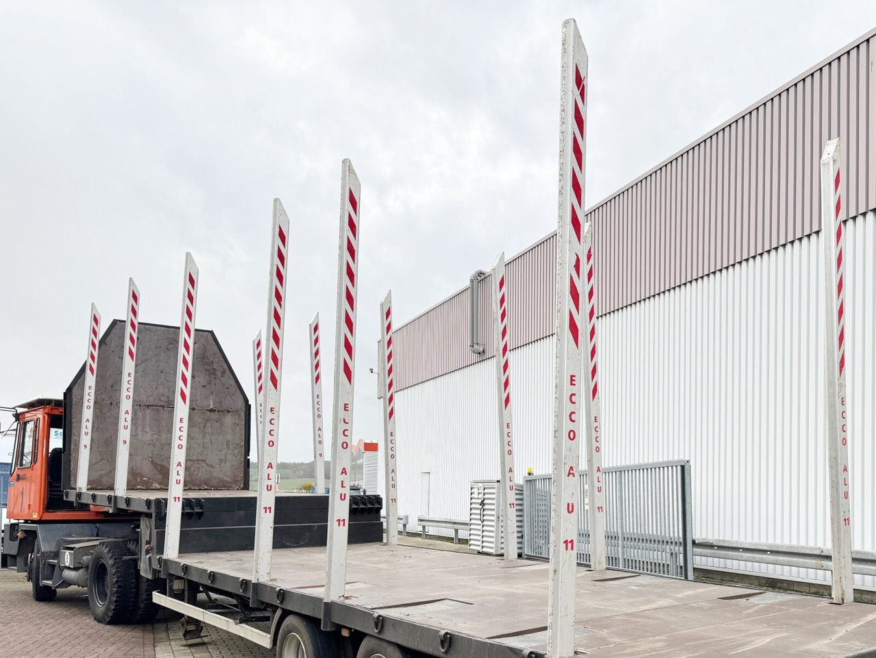 ECCO ALU Schemel/Rungen ECCO ALU Schemel/Rungen, 12x Neuwertig - Camión forestal: foto 4 ECCO ALU Schemel/Rungen ECCO ALU Schemel/Rungen, 12x Neuwertig - Camión forestal: foto 4