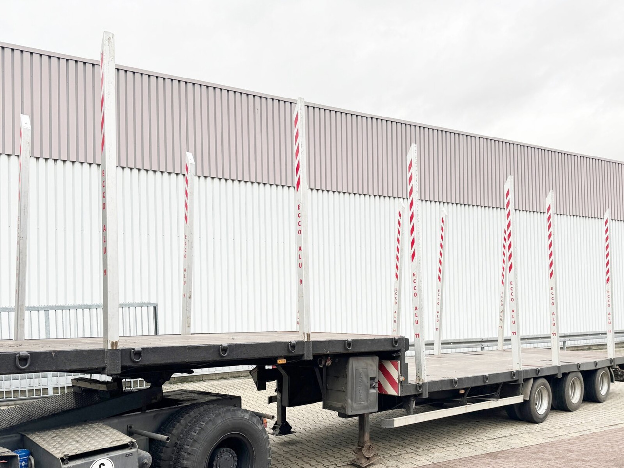 ECCO ALU Schemel/Rungen ECCO ALU Schemel/Rungen, 12x Neuwertig - Camión forestal: foto 1 ECCO ALU Schemel/Rungen ECCO ALU Schemel/Rungen, 12x Neuwertig - Camión forestal: foto 1