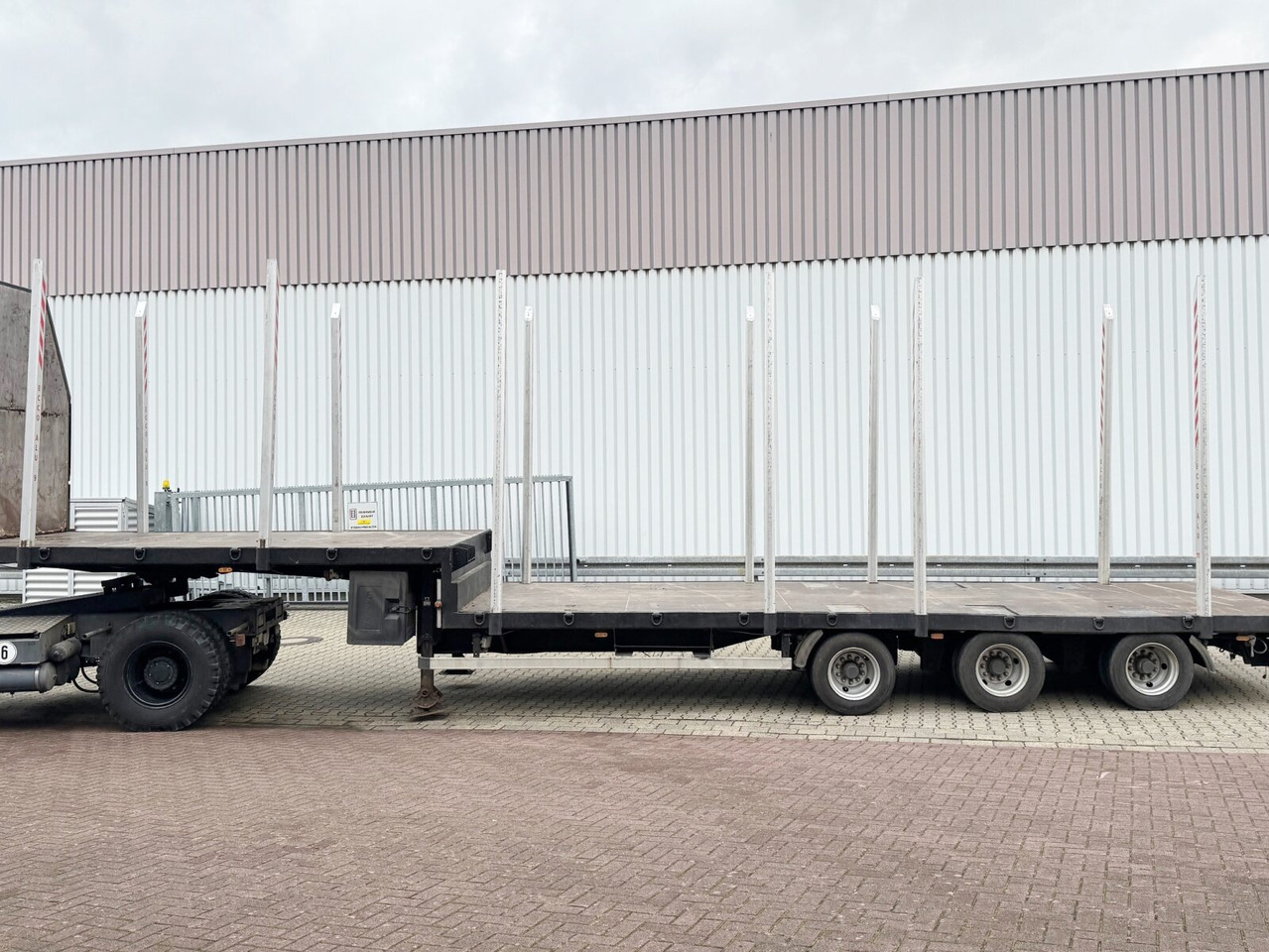 ECCO ALU Schemel/Rungen ECCO ALU Schemel/Rungen, 12x Neuwertig - Camión forestal: foto 2 ECCO ALU Schemel/Rungen ECCO ALU Schemel/Rungen, 12x Neuwertig - Camión forestal: foto 2