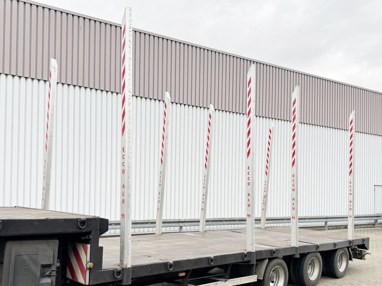 ECCO ALU Schemel/Rungen ECCO ALU Schemel/Rungen, 12x Neuwertig - Camión forestal: foto 3 ECCO ALU Schemel/Rungen ECCO ALU Schemel/Rungen, 12x Neuwertig - Camión forestal: foto 3