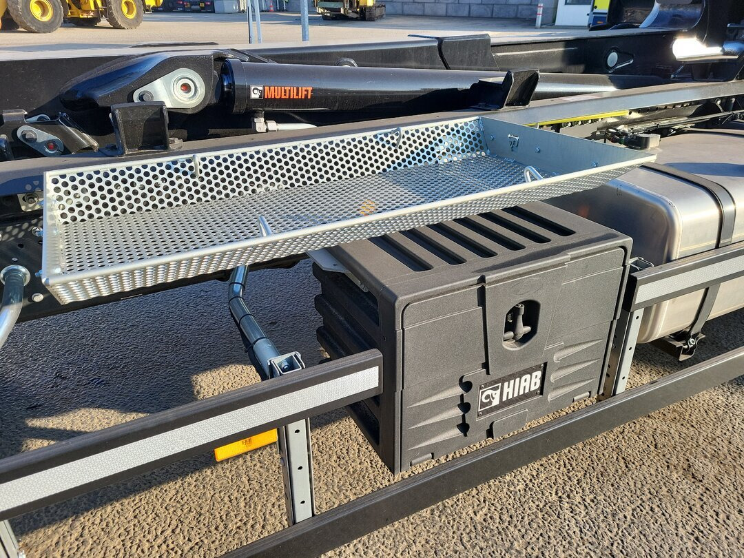 Euro Cargo 180E320 4x2 Euro Cargo 180E320 4x2, HIAB Abroller - Camión multibasculante: foto 5 Euro Cargo 180E320 4x2 Euro Cargo 180E320 4x2, HIAB Abroller - Camión multibasculante: foto 5