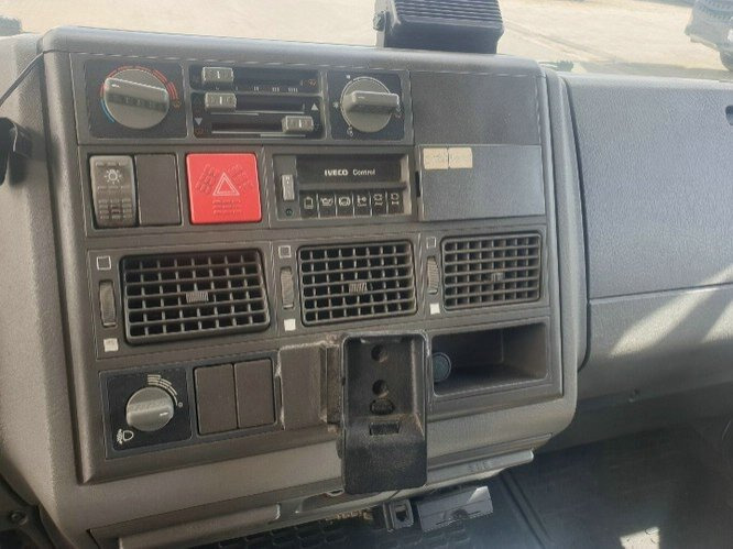 Euro Cargo ML 75E14 4x2 Euro Cargo ML 75E14 4x2 Getränkekoffer, 6-Zylinder-Motor - Camión caja cerrada: foto 3 Euro Cargo ML 75E14 4x2 Euro Cargo ML 75E14 4x2 Getränkekoffer, 6-Zylinder-Motor - Camión caja cerrada: foto 3