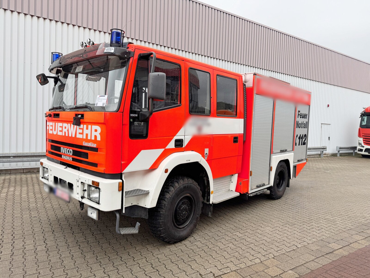FF 95 E 18 4x4 Doka, LF 8/6 FF 95 E 18 4x4 Doka, Euro Fire, LF 8/6 Feuerwehr - Ambulancia: foto 1 FF 95 E 18 4x4 Doka, LF 8/6 FF 95 E 18 4x4 Doka, Euro Fire, LF 8/6 Feuerwehr - Ambulancia: foto 1