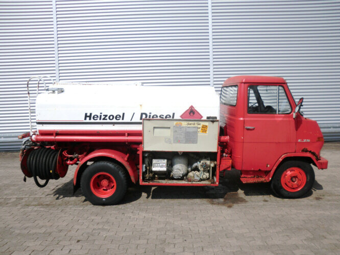 Hanomag F 75/35 Ki Hanomag-Henschel F 75/35 Ki, 5 cbm - Camión cisterna: foto 4 Hanomag F 75/35 Ki Hanomag-Henschel F 75/35 Ki, 5 cbm - Camión cisterna: foto 4