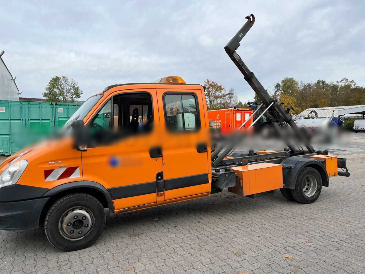 Iveco Daily 70C17 4x2 Doka Daily 70C17 4x2 Doka, EEV, Werkzeugschränke, City-Abroller - Camión multibasculante: foto 1 Iveco Daily 70C17 4x2 Doka Daily 70C17 4x2 Doka, EEV, Werkzeugschränke, City-Abroller - Camión multibasculante: foto 1