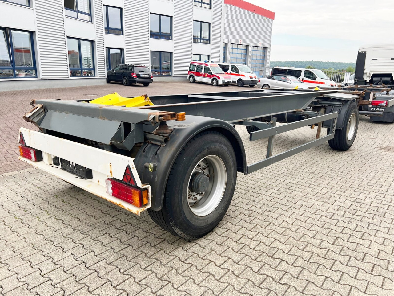 Remolque chasis Kögel AWE 18 AWE 18, Ex-Fahrschule: foto 9 Remolque chasis Kögel AWE 18 AWE 18, Ex-Fahrschule: foto 9