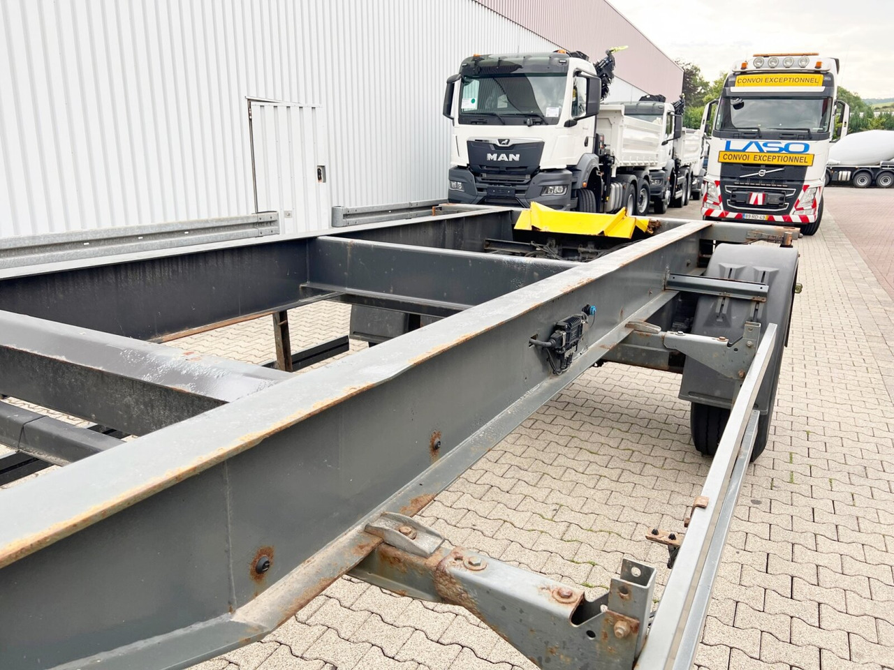 Remolque chasis Kögel AWE 18 AWE 18, Ex-Fahrschule: foto 6 Remolque chasis Kögel AWE 18 AWE 18, Ex-Fahrschule: foto 6