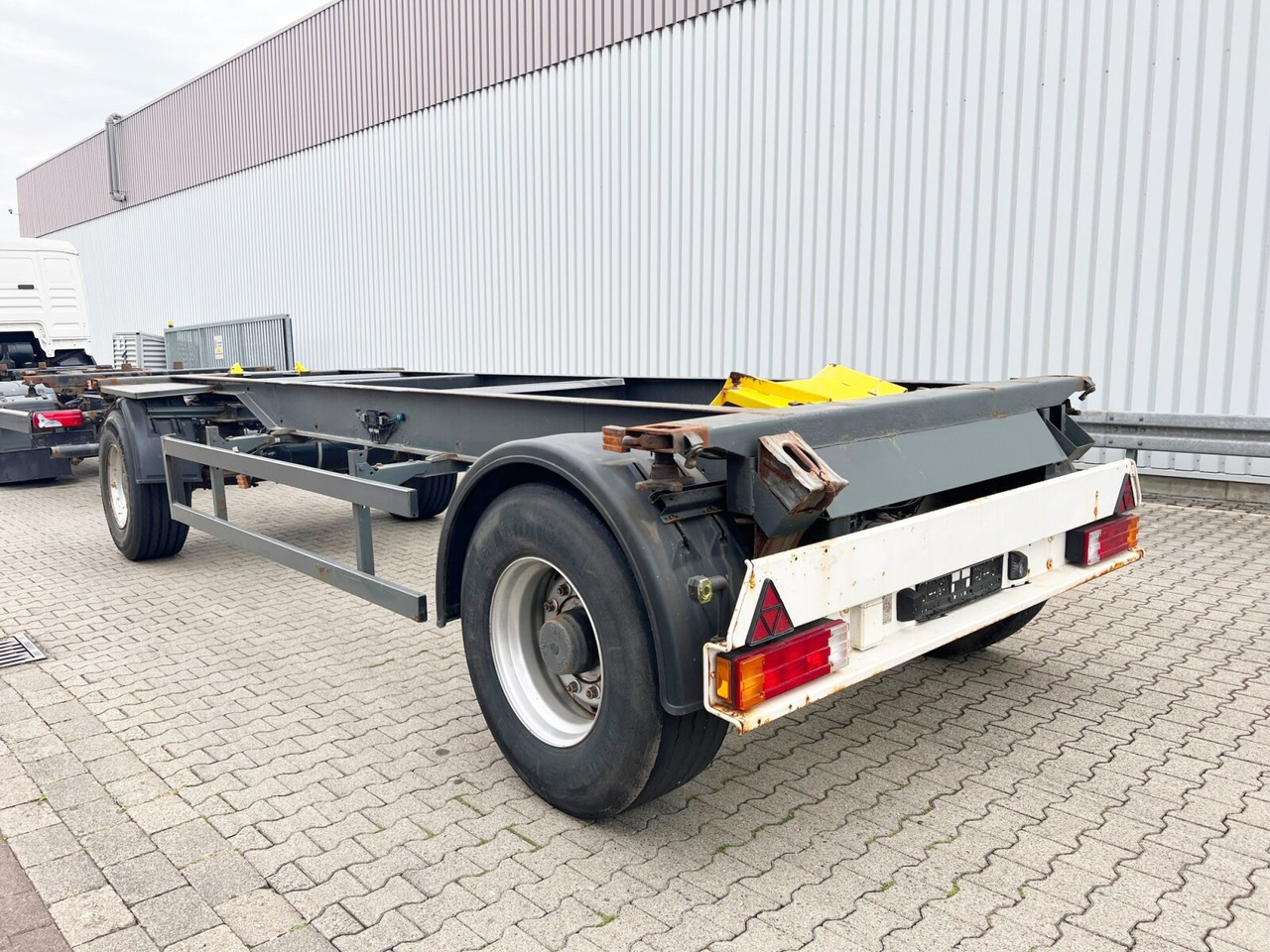 Remolque chasis Kögel AWE 18 AWE 18, Ex-Fahrschule: foto 7 Remolque chasis Kögel AWE 18 AWE 18, Ex-Fahrschule: foto 7