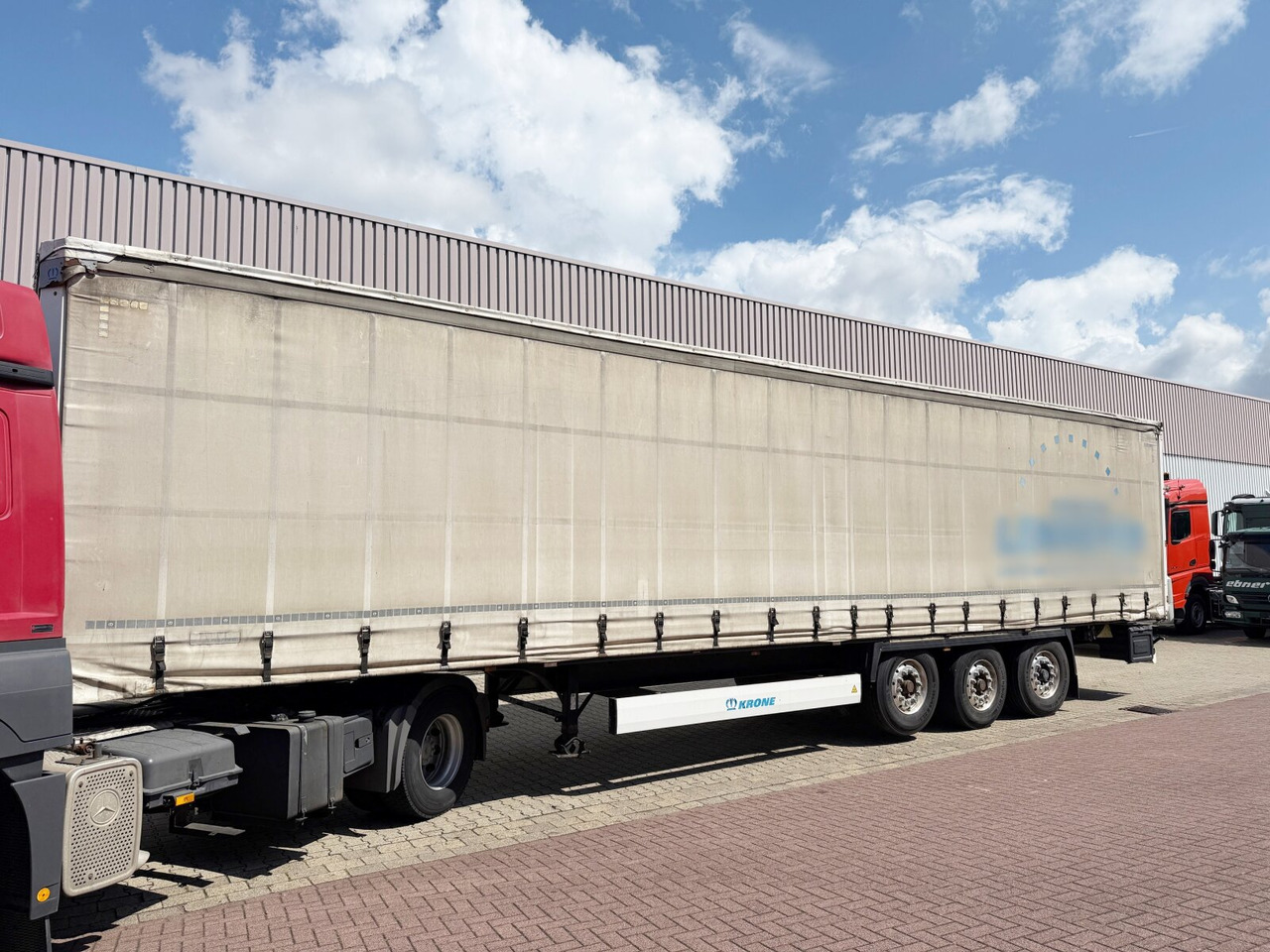 Krone SDP 27 eLCQ4-CS Coil Liner SDP 27 eLCQ4-CS Coil Liner, Coilmulde, Liftachse, Nachlauflenkachse, Edscha - Semirremolque plataforma/ Caja abierta: foto 1 Krone SDP 27 eLCQ4-CS Coil Liner SDP 27 eLCQ4-CS Coil Liner, Coilmulde, Liftachse, Nachlauflenkachse, Edscha - Semirremolque plataforma/ Caja abierta: foto 1