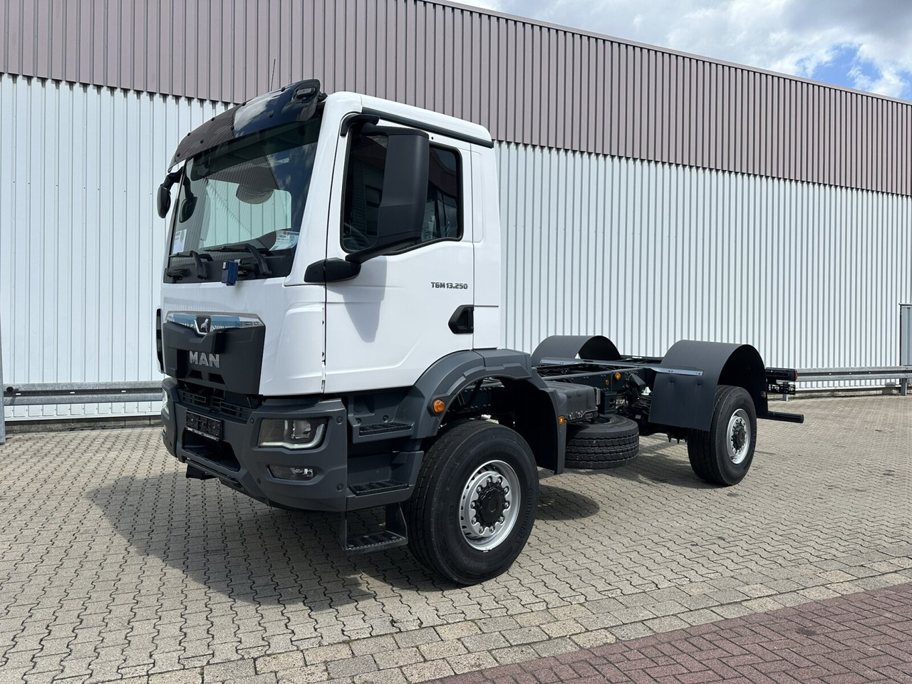 MAN TGM 13.250 4x4 BB CH TGM 13.250 4x4 BB CH, Only Export - Camión chasis: foto 1 MAN TGM 13.250 4x4 BB CH TGM 13.250 4x4 BB CH, Only Export - Camión chasis: foto 1
