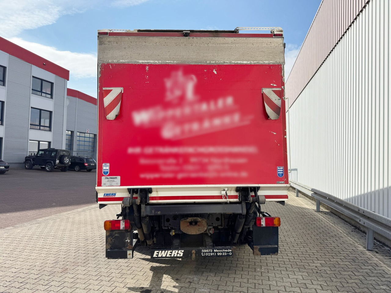 Camión caja cerrada MAN TGM 26.340 6x2-4 LL TGM 26.340 6x2-4 LL, Getränkekoffer, Lenk-/Liftachse, LBW MBB, 2x AHK: foto 11