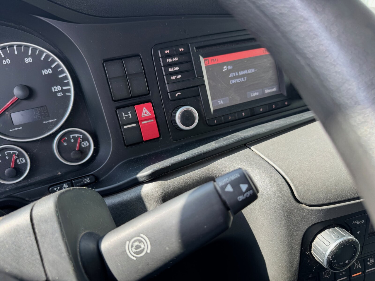 Camión caja cerrada MAN TGM 26.340 6x2-4 LL TGM 26.340 6x2-4 LL, Getränkekoffer, Lenk-/Liftachse, LBW MBB, 2x AHK: foto 6