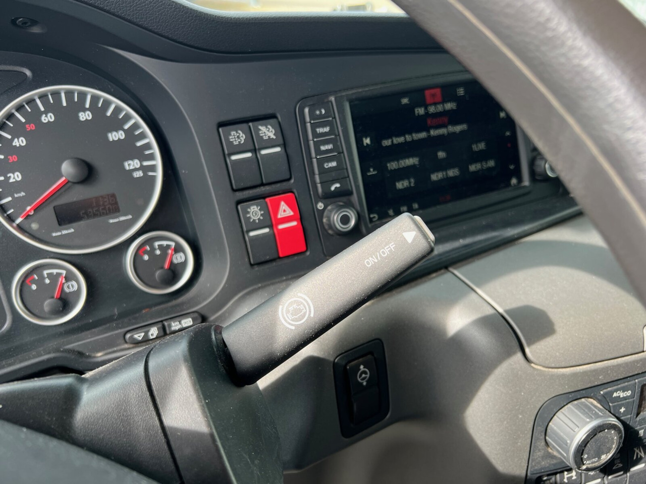 MAN TGS 26.360/400 6x2-4 BL TGS 26.360/400 6x2-4 BL, Lenk-/Lift, Kran Atlas AK 206.3E A5, Funk - Camión multibasculante, Camión grúa: foto 2 MAN TGS 26.360/400 6x2-4 BL TGS 26.360/400 6x2-4 BL, Lenk-/Lift, Kran Atlas AK 206.3E A5, Funk - Camión multibasculante, Camión grúa: foto 2