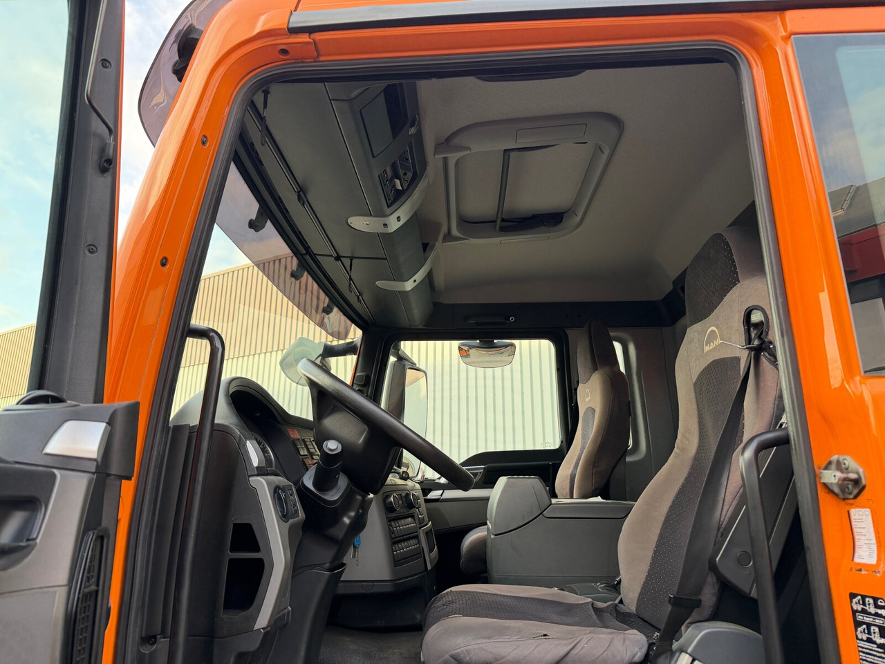 MAN TGS 26.400 6x2-4 BL TGS 26.400 6x2-4 BL, Motorabtrieb, Lenk-/Liftachse, Kran Epsilon Q180ZR95TR - Camión multibasculante, Camión grúa: foto 5 MAN TGS 26.400 6x2-4 BL TGS 26.400 6x2-4 BL, Motorabtrieb, Lenk-/Liftachse, Kran Epsilon Q180ZR95TR - Camión multibasculante, Camión grúa: foto 5