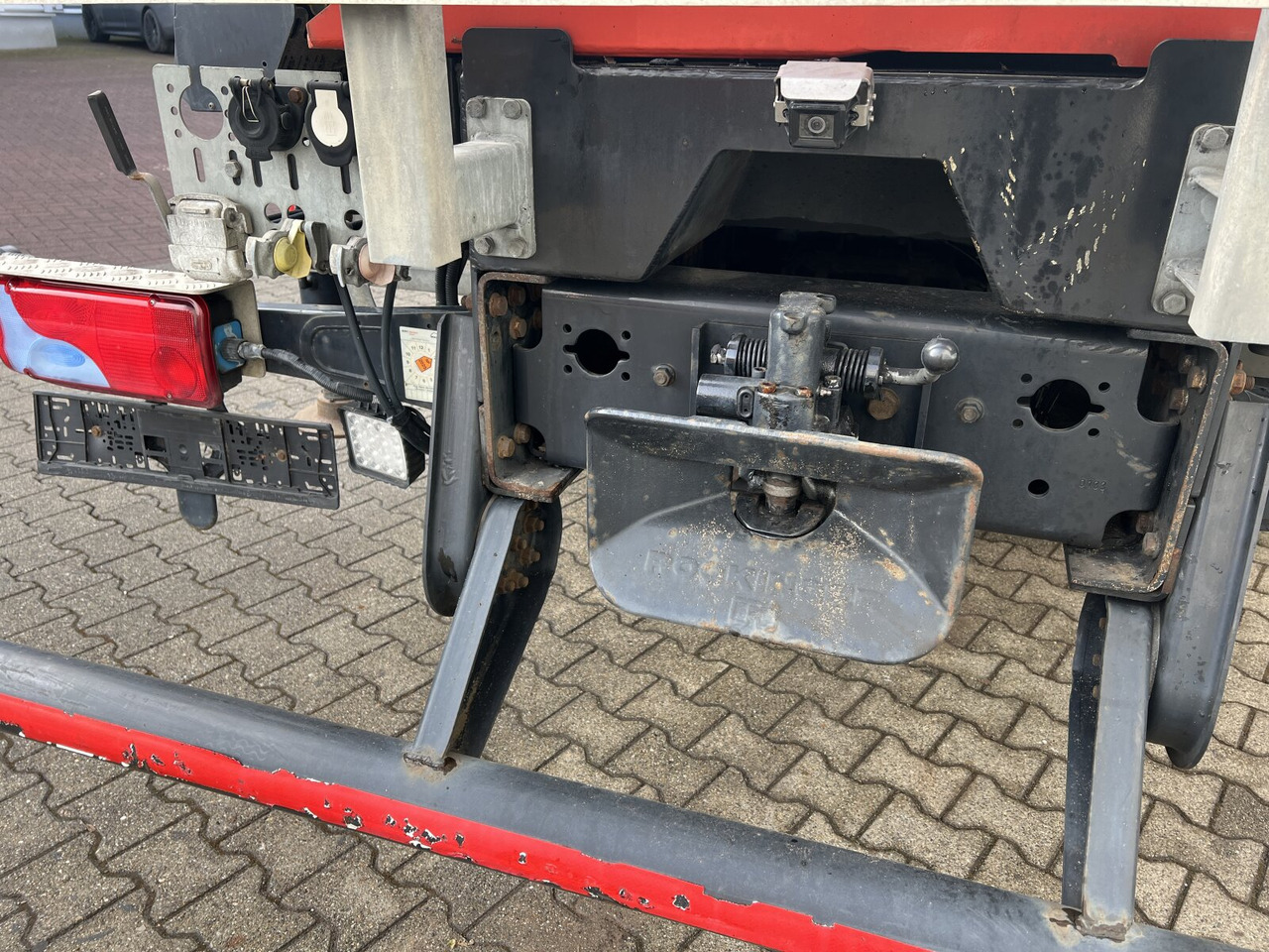 Camión grúa MAN TGS 26.400 6x2-4 LL TGS 26.400 6x2-4 LL, Navi, Lenk-/Liftachse, Heckkran Palfinger PK20001-K B, Funk: foto 12 Camión grúa MAN TGS 26.400 6x2-4 LL TGS 26.400 6x2-4 LL, Navi, Lenk-/Liftachse, Heckkran Palfinger PK20001-K B, Funk: foto 12