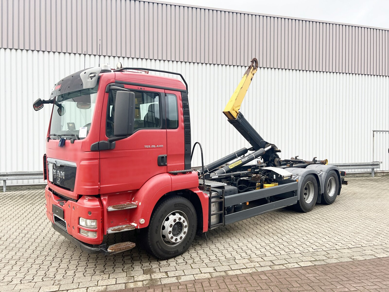 MAN TGS 26.440 6X4 BL TGS 26.440 6X4 BL - Camión multibasculante: foto 1 MAN TGS 26.440 6X4 BL TGS 26.440 6X4 BL - Camión multibasculante: foto 1