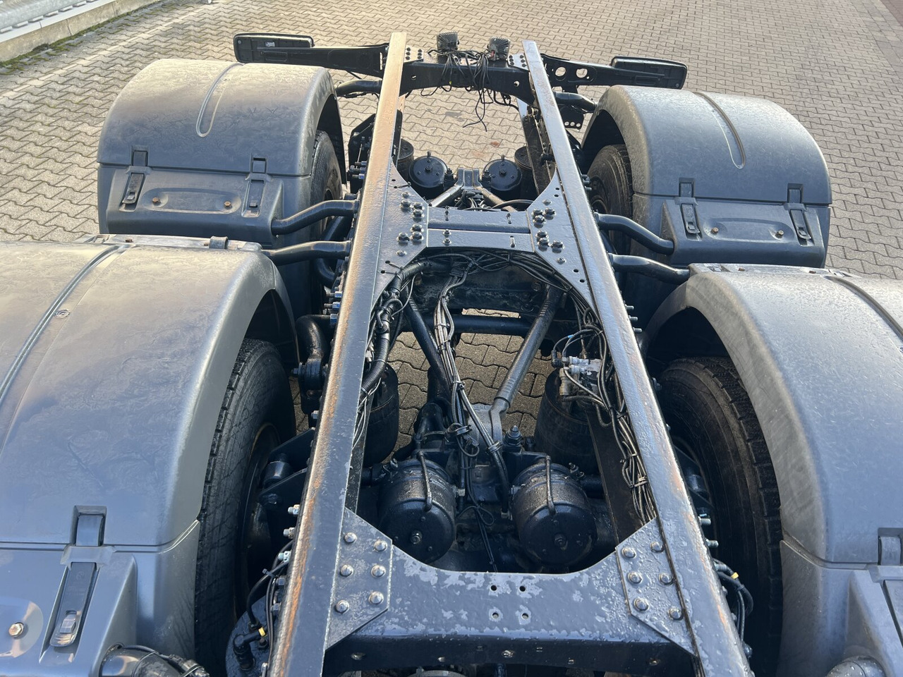 MAN TGS 26.500 6X6 BL TGS 26.500 6X6 BL, Intarder - Camión multibasculante: foto 2 MAN TGS 26.500 6X6 BL TGS 26.500 6X6 BL, Intarder - Camión multibasculante: foto 2