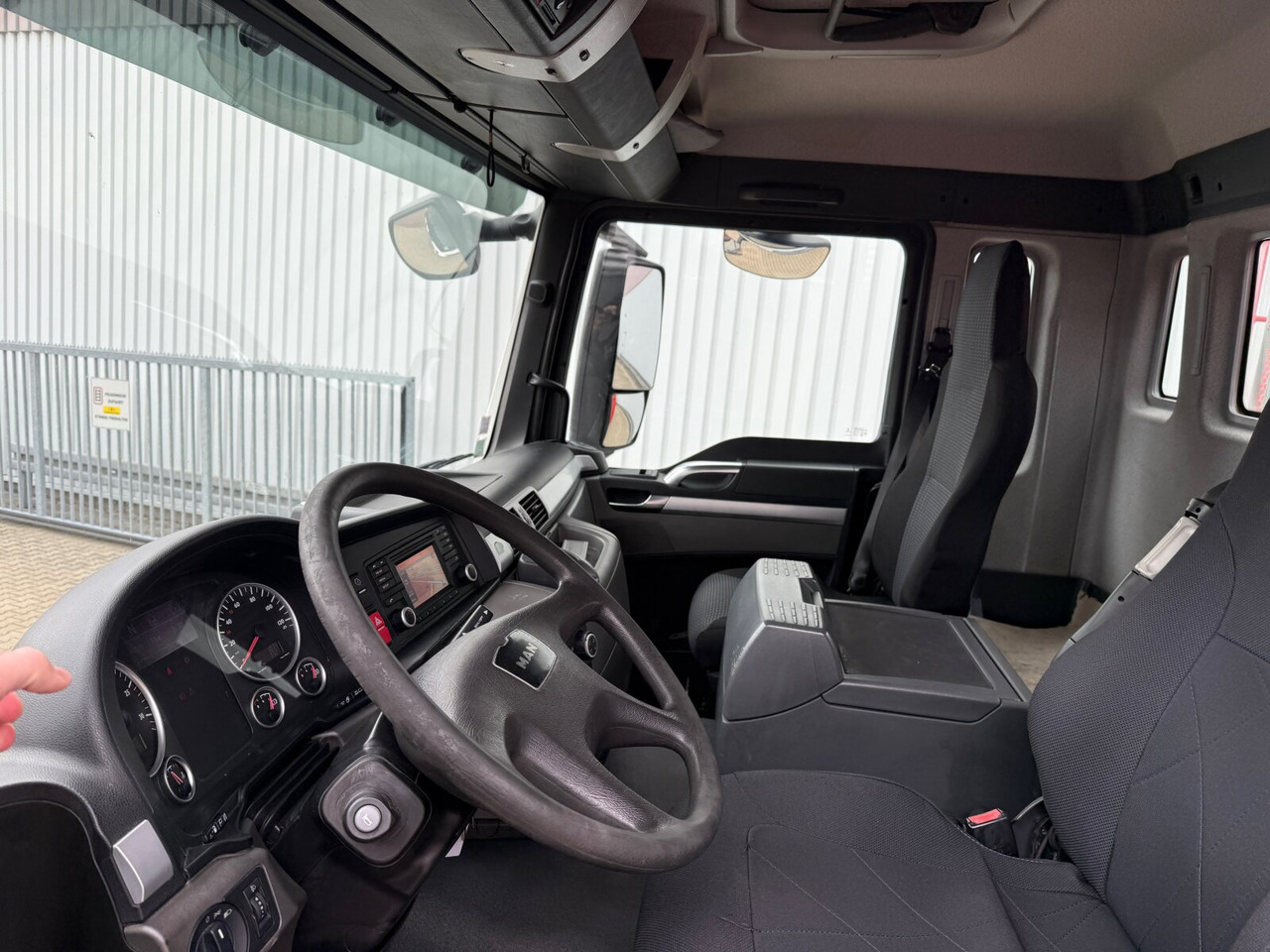 Camión grúa, Camión caja abierta MAN TGS 33.400 6x4 BB TGS 33.400 6x4 BB, Navi, Heckkran PK18002-EH C, Funk: foto 6 Camión grúa, Camión caja abierta MAN TGS 33.400 6x4 BB TGS 33.400 6x4 BB, Navi, Heckkran PK18002-EH C, Funk: foto 6