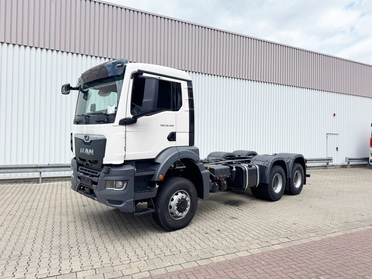 MAN TGS 33.480 6x6 BB CH TGS 33.480 6x6 BB CH, Hohe Bauart, Nebenantrieb - Camión chasis: foto 1 MAN TGS 33.480 6x6 BB CH TGS 33.480 6x6 BB CH, Hohe Bauart, Nebenantrieb - Camión chasis: foto 1