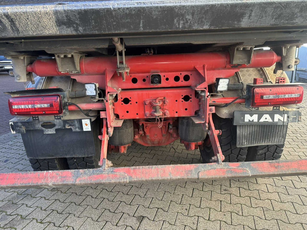 MAN TGS 35.510 8x4 BL TGS 35.510 8x4 BL, Bordmatik, E-Verdeck - Dúmper: foto 4 MAN TGS 35.510 8x4 BL TGS 35.510 8x4 BL, Bordmatik, E-Verdeck - Dúmper: foto 4