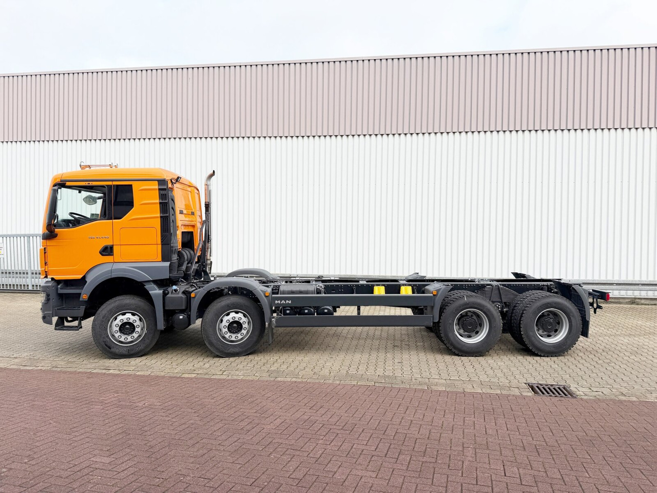 MAN TGS 41.440 8x4 BB CH TGS 41.440 8x4 BB CH, Retarder, MEHRFACH VORHANDEN! - Camión chasis: foto 2 MAN TGS 41.440 8x4 BB CH TGS 41.440 8x4 BB CH, Retarder, MEHRFACH VORHANDEN! - Camión chasis: foto 2