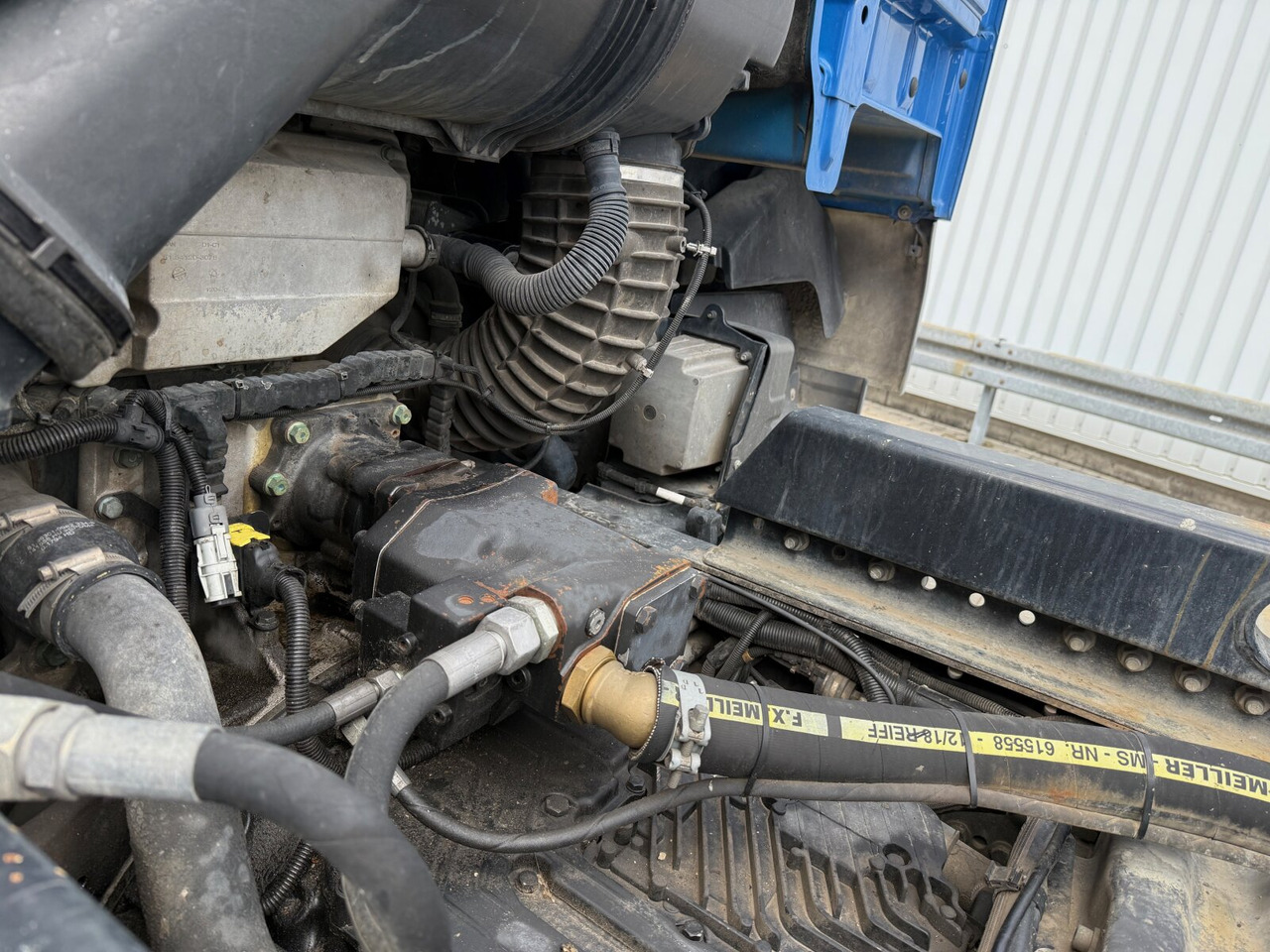 MAN TGX 26.580 6x2-4 BL TGX 26.580 6x2-4 BL, Intarder, Lenk-/Liftachse, Funk - Camión multibasculante: foto 2 MAN TGX 26.580 6x2-4 BL TGX 26.580 6x2-4 BL, Intarder, Lenk-/Liftachse, Funk - Camión multibasculante: foto 2