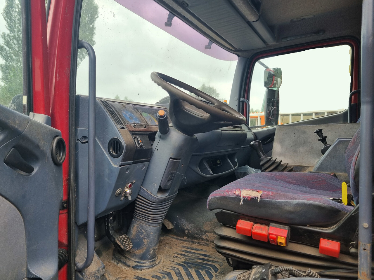 Mercedes-Benz - 1215 4x2 - Camión portacontenedore/ Intercambiable: foto 3 Mercedes-Benz - 1215 4x2 - Camión portacontenedore/ Intercambiable: foto 3