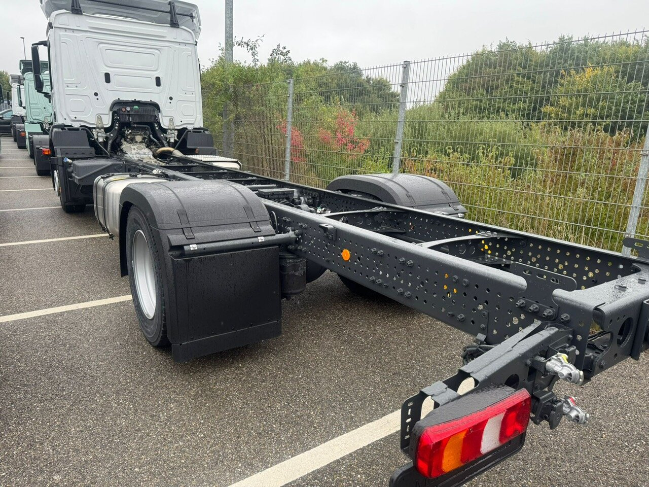 Mercedes-Benz Actros 1827/30 L 4x2 Actros 1827/30 L 4x2, Gardine, LBW - Camión caja abierta: foto 3 Mercedes-Benz Actros 1827/30 L 4x2 Actros 1827/30 L 4x2, Gardine, LBW - Camión caja abierta: foto 3