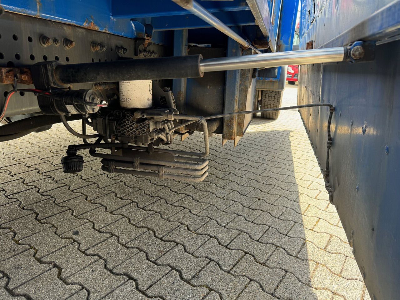 Mercedes-Benz Actros 1836 L 4x2 Actros 1836 L 4x2, Glastransporter, Heckkran Palfinger Pk 12002-EH, Funk - Camión grúa: foto 2 Mercedes-Benz Actros 1836 L 4x2 Actros 1836 L 4x2, Glastransporter, Heckkran Palfinger Pk 12002-EH, Funk - Camión grúa: foto 2
