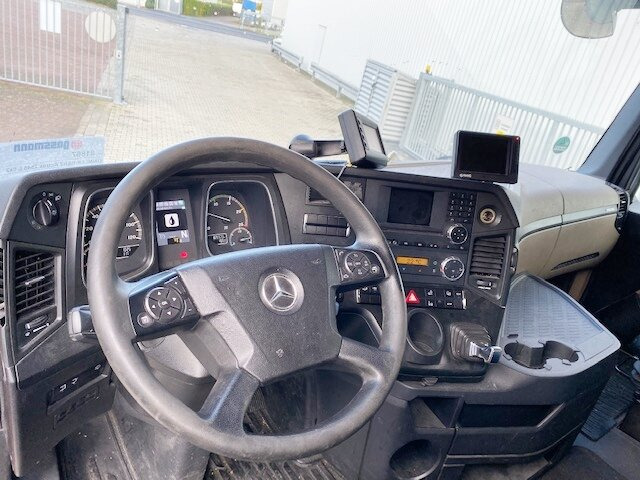 Mercedes-Benz Actros 2545 L 6x2 Actros 2545 L 6x2, StreamSpace, Liftachse, Bi-Xenon - Camión chasis: foto 3 Mercedes-Benz Actros 2545 L 6x2 Actros 2545 L 6x2, StreamSpace, Liftachse, Bi-Xenon - Camión chasis: foto 3