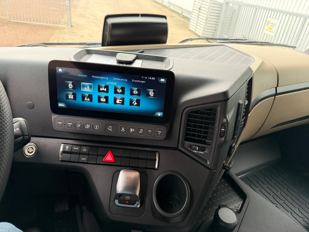 Mercedes-Benz Actros 2546 L 6x2 Actros 2546 L 6x2, Retarder, Lenk-/Liftachse, MultimediaCockpit, StreamSpace - Camión chasis: foto 3 Mercedes-Benz Actros 2546 L 6x2 Actros 2546 L 6x2, Retarder, Lenk-/Liftachse, MultimediaCockpit, StreamSpace - Camión chasis: foto 3