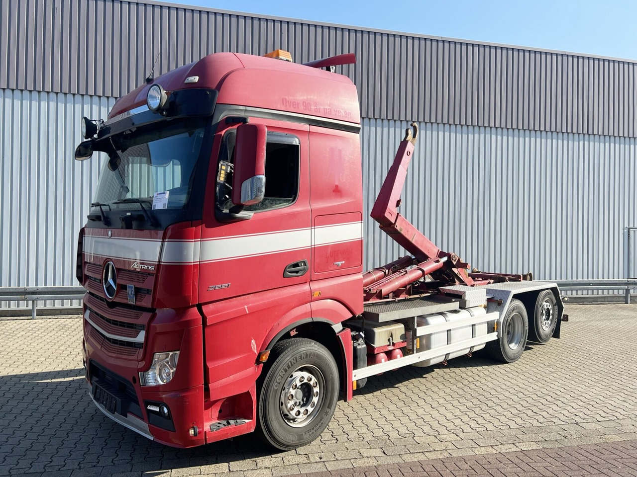 Mercedes-Benz Actros 2551 L 6x2 Actros 2551 L 6x2/46, Retarder, Liftachse, BigSpace, Bi-Xenon - Camión multibasculante: foto 1 Mercedes-Benz Actros 2551 L 6x2 Actros 2551 L 6x2/46, Retarder, Liftachse, BigSpace, Bi-Xenon - Camión multibasculante: foto 1