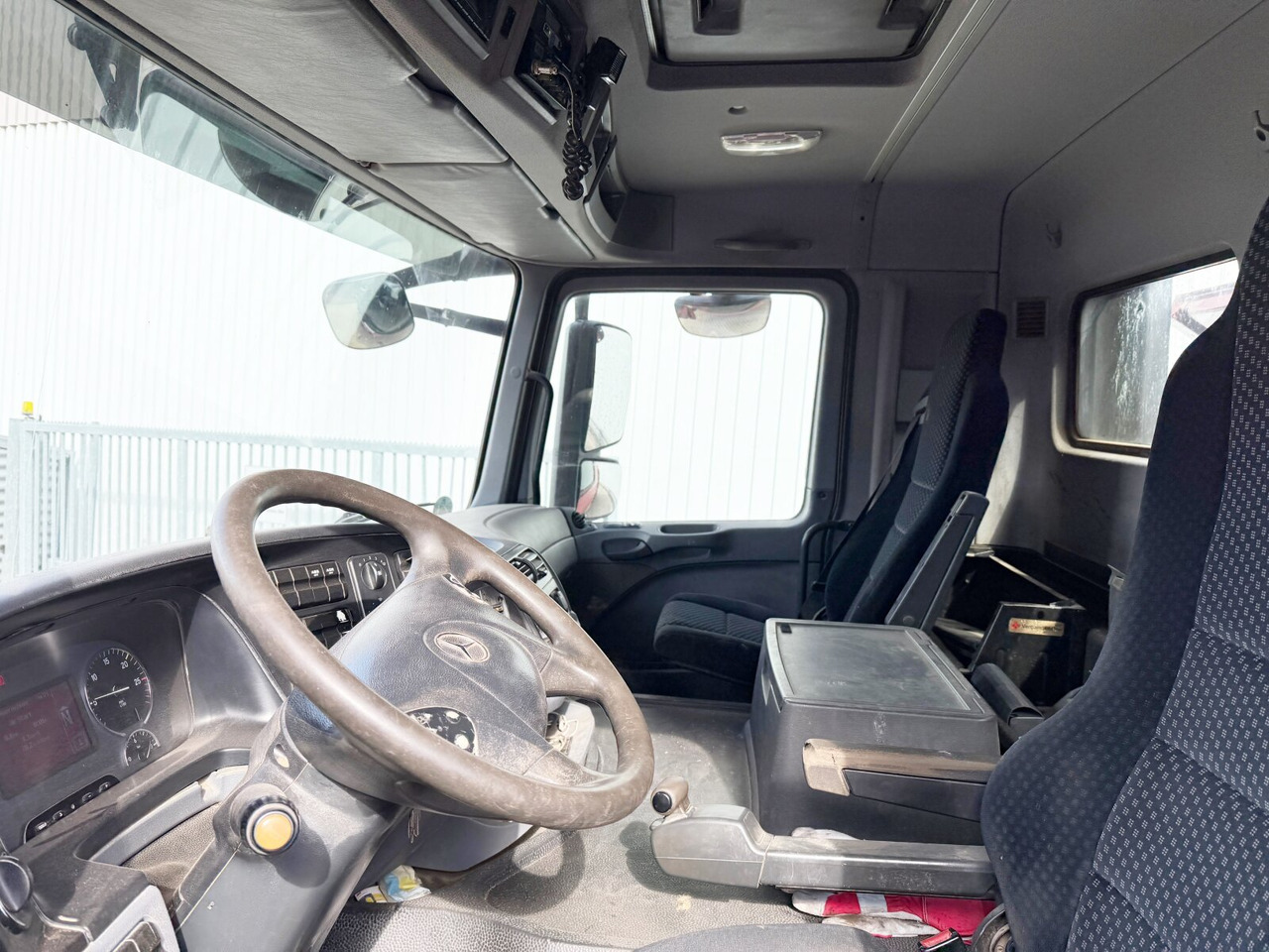 Mercedes-Benz Actros 2646 K 6x4 Actros 2646 K 6x4, Retarder, Bordmatik - Camión volquete: foto 4 Mercedes-Benz Actros 2646 K 6x4 Actros 2646 K 6x4, Retarder, Bordmatik - Camión volquete: foto 4