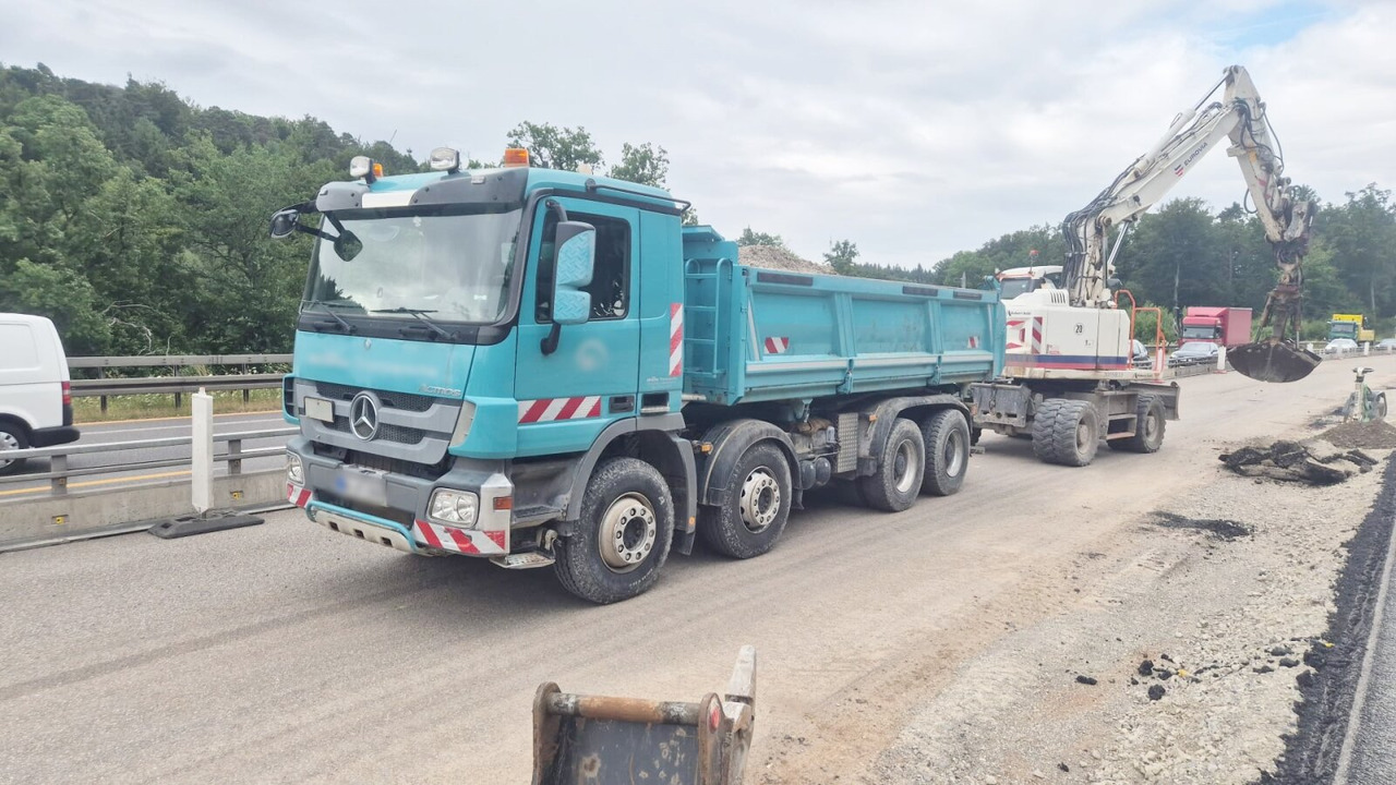 Mercedes-Benz Actros 3241 K 8x4/4 Actros 3241 K 8x4/4, Bordmatik - Camión volquete: foto 1 Mercedes-Benz Actros 3241 K 8x4/4 Actros 3241 K 8x4/4, Bordmatik - Camión volquete: foto 1