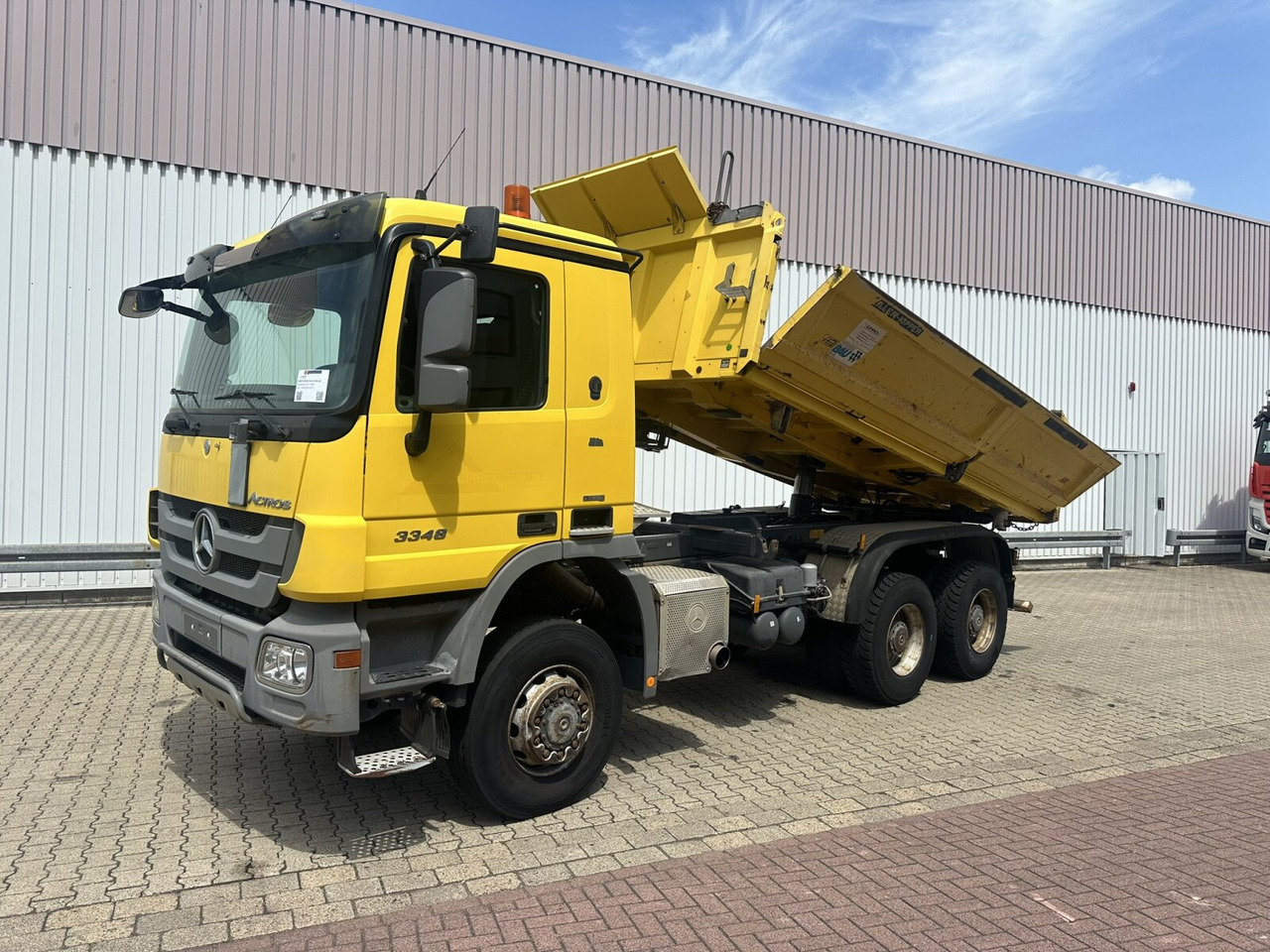 Mercedes-Benz Actros 3348 AK 6x6 Actros 3348 AK 6x6, Bordmatik links - Camión volquete: foto 1 Mercedes-Benz Actros 3348 AK 6x6 Actros 3348 AK 6x6, Bordmatik links - Camión volquete: foto 1