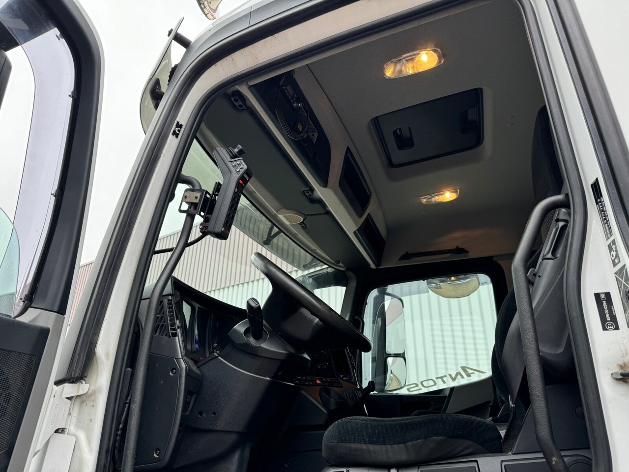 Mercedes-Benz Antos 2536/43 L 6x2 Antos 2536/43 L 6x2, Liftachse, Hiab XR 21S61 bis 7 m Container - Camión multibasculante: foto 3 Mercedes-Benz Antos 2536/43 L 6x2 Antos 2536/43 L 6x2, Liftachse, Hiab XR 21S61 bis 7 m Container - Camión multibasculante: foto 3