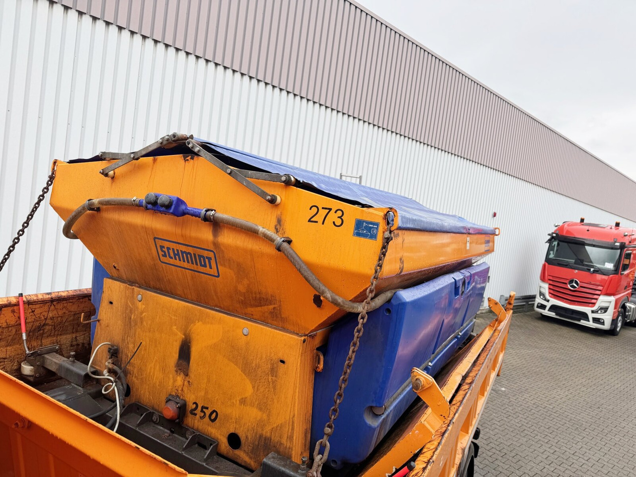 Mercedes-Benz Arocs 2036 AK 4x4 Arocs 2036 AK 4x4, Grounder, Motorabtrieb, Bordmatik, Winterdienstausstattung - Camión volquete: foto 3 Mercedes-Benz Arocs 2036 AK 4x4 Arocs 2036 AK 4x4, Grounder, Motorabtrieb, Bordmatik, Winterdienstausstattung - Camión volquete: foto 3