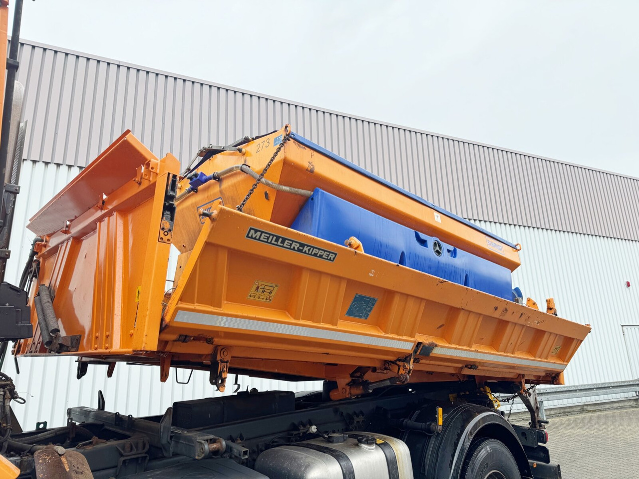 Mercedes-Benz Arocs 2036 AK 4x4 Arocs 2036 AK 4x4, Grounder, Motorabtrieb, Bordmatik, Winterdienstausstattung - Camión volquete: foto 2 Mercedes-Benz Arocs 2036 AK 4x4 Arocs 2036 AK 4x4, Grounder, Motorabtrieb, Bordmatik, Winterdienstausstattung - Camión volquete: foto 2