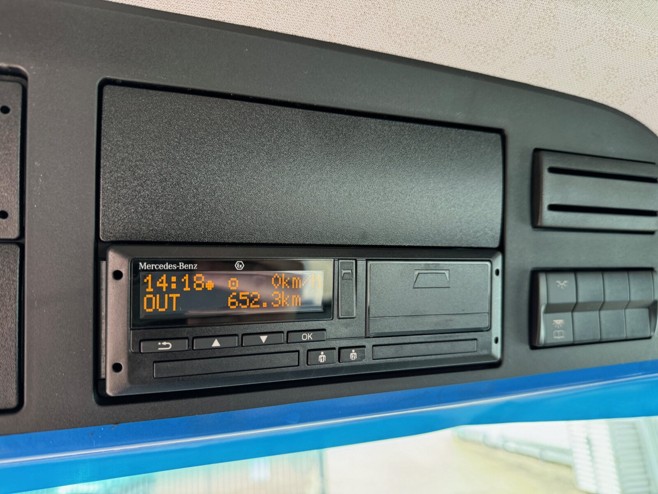 Leasing de Mercedes-Benz Arocs 2633 6x4, Automatik, 2x Nebenantrieb Arocs 2633 6x4, 2x Nebenantrieb Mercedes-Benz Arocs 2633 6x4, Automatik, 2x Nebenantrieb Arocs 2633 6x4, 2x Nebenantrieb: foto 4