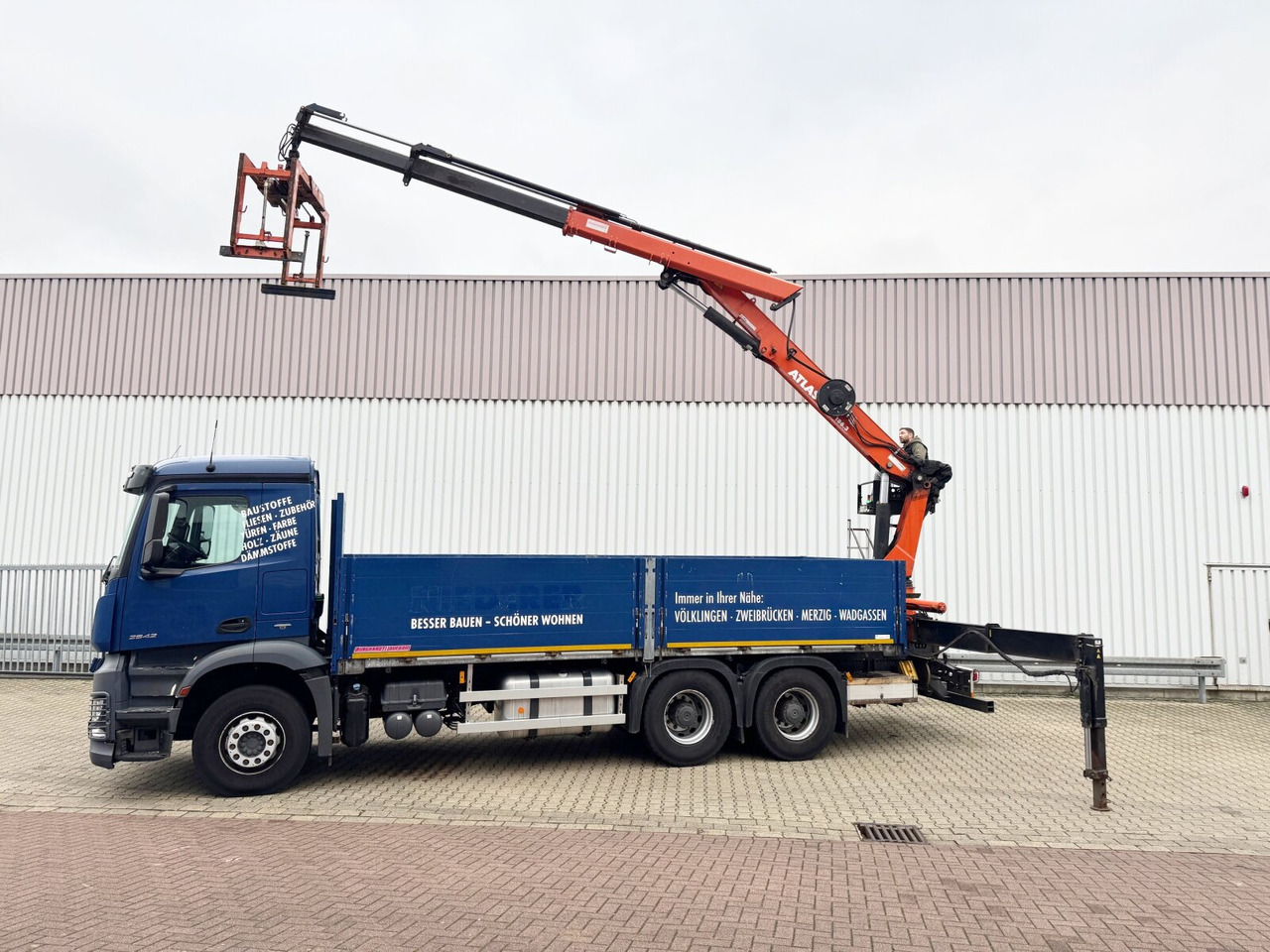 Camión grúa, Camión caja abierta Mercedes-Benz Arocs 2642 6x4 Arocs 2642 6x4 mit Heckkran Atlas AK 186.3 V-2: foto 13