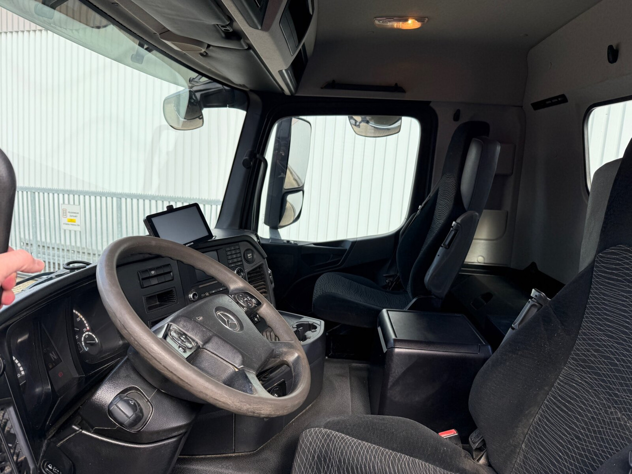 Mercedes-Benz Arocs 3240 8x4 Arocs 3240 8x4, 9 cbm Liebherr HTM 904 F - Camión hormigonera: foto 3 Mercedes-Benz Arocs 3240 8x4 Arocs 3240 8x4, 9 cbm Liebherr HTM 904 F - Camión hormigonera: foto 3